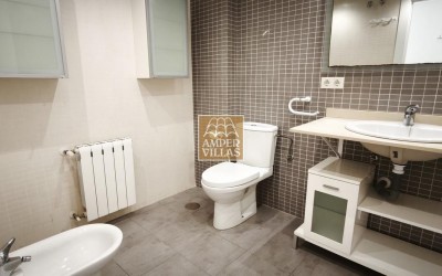Apartamento luminoso con bonitas vistas y gran terraza.